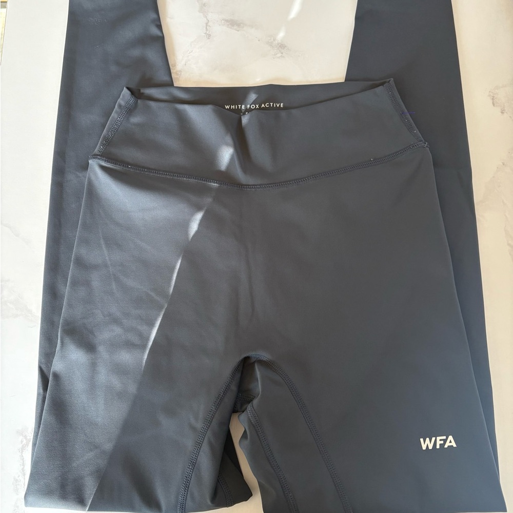 White Fox Active Leggings in Navy Blue